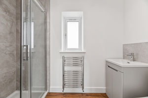 En-Suite- click for photo gallery